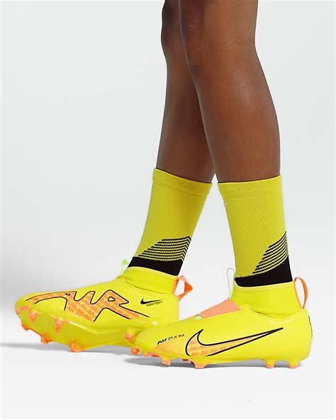 nike superfly 9 academy.